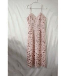 FLORAL LACE MIDI DRESS IN TRUFFLE PINK